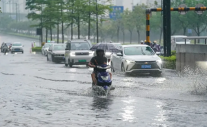 海南岛广东等地发布暴雨蓝色预警，局地将有超100毫米大暴雨出现