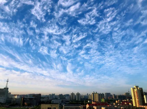 北京今天雨停转晴，明后天最高气温将重回30℃左右